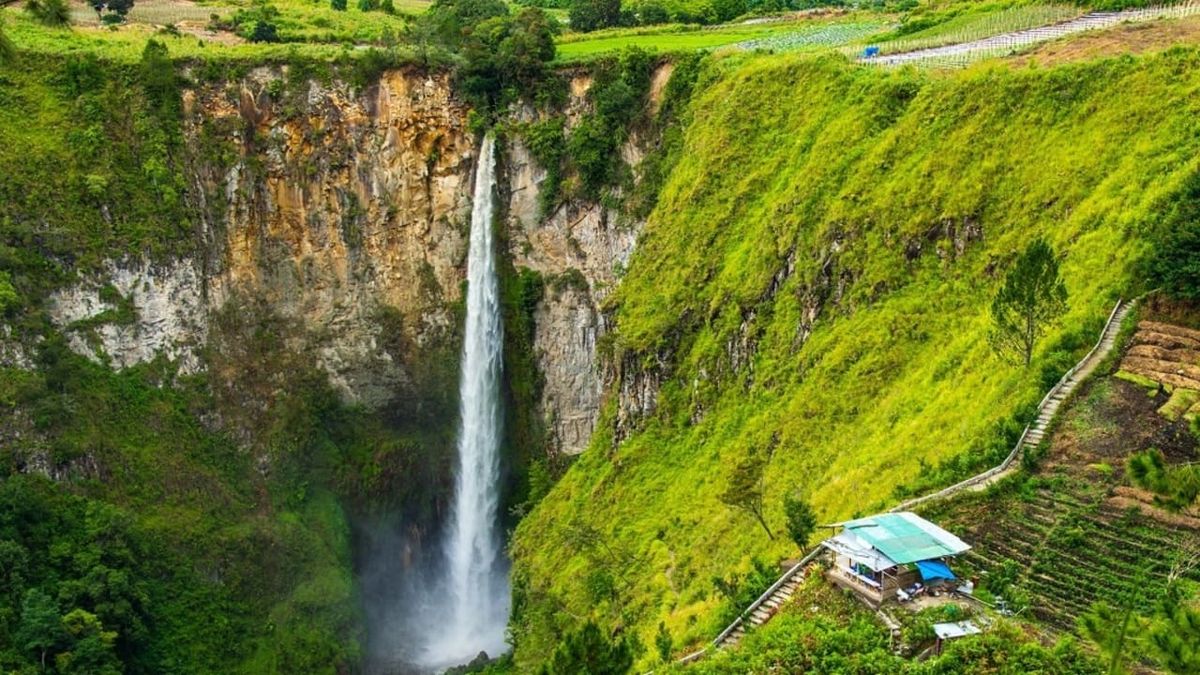 Air Terjun Sipiso-Piso